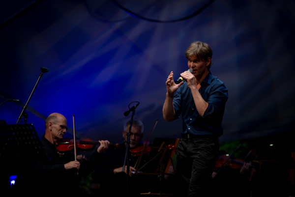 Uli Scherbel singt Die Krone der Schöpfung Uli Scherbel singt Die Krone der Schöpfung